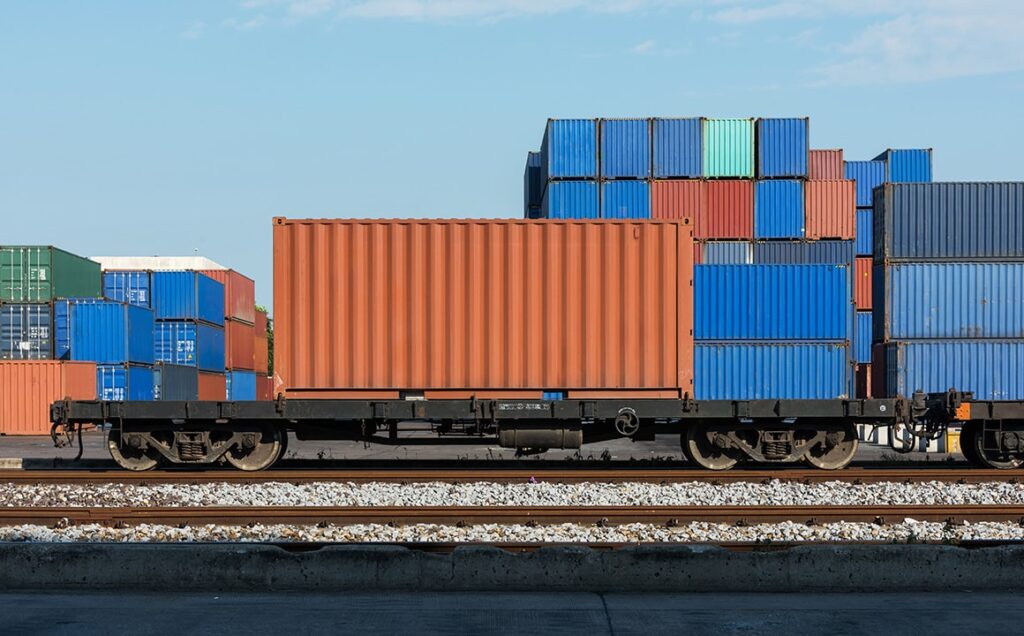 Kontenery przewożone transportem kolejowym z Chin
